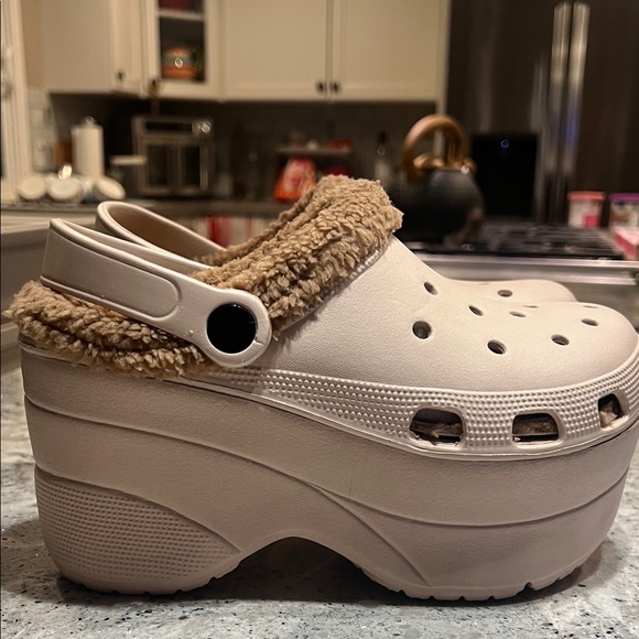 Cape Robbin Platform Clogs with Sherpa Lining Size 36 - Picture 2 of 8